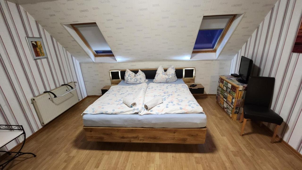 Monteurwohnung Ha-Wei -90 M2 Hangen-Weisheim Bagian luar foto